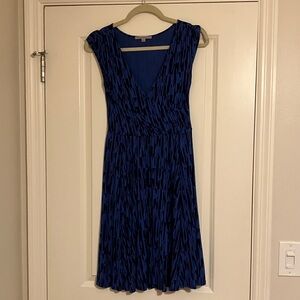 Gap Extra Small mid length Blue Black Pattern Dress